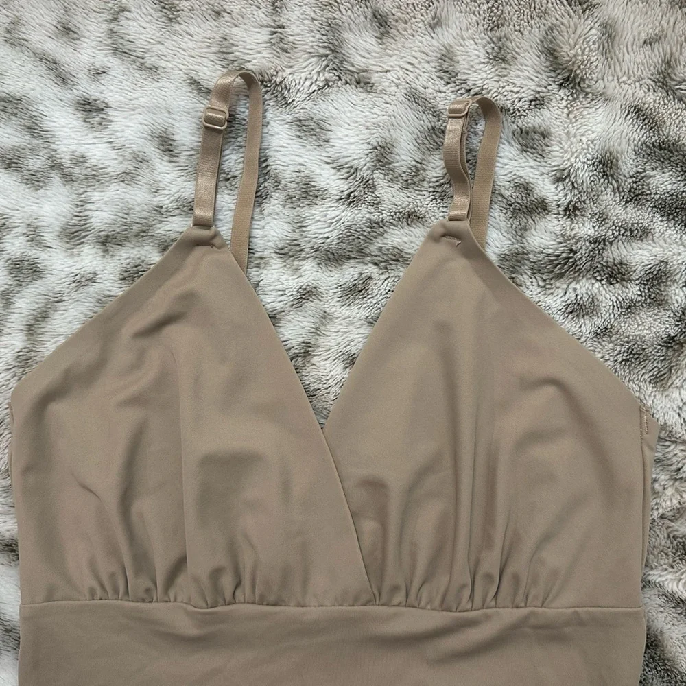 Warners shapewear slip dress Women “M” Tan Color Adjustable Strap Nylon-Spandex - Picture 3 of 11